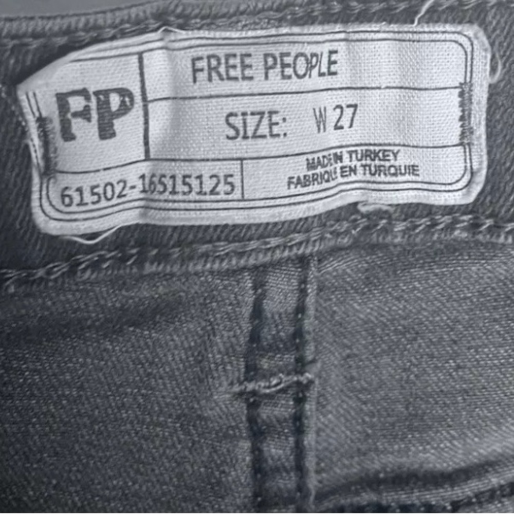 Free People Women’s Low Rise Size 27 Gray Straight Leg Raw Hem - Picture 8 of 12